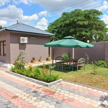 Kasuda Rooms - Cosy Self Contained Rooms ليفينغستون المظهر الخارجي الصورة
