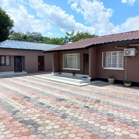 Kasuda Rooms - Cosy Self Contained Rooms ليفينغستون المظهر الخارجي الصورة